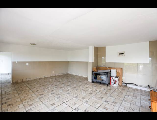 4 BEDROOM HOUSE FOR SALE IN NEWLANDS WEST